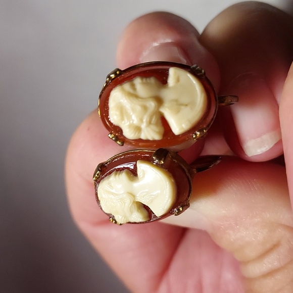 Vintage Carved Cameo Style Screw Back Earrings & Matching Pendant - Picture 8 of 14